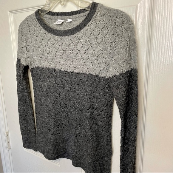 GAP : Bundle of 2 GAP Kids Sweaters - Picture 3 of 11